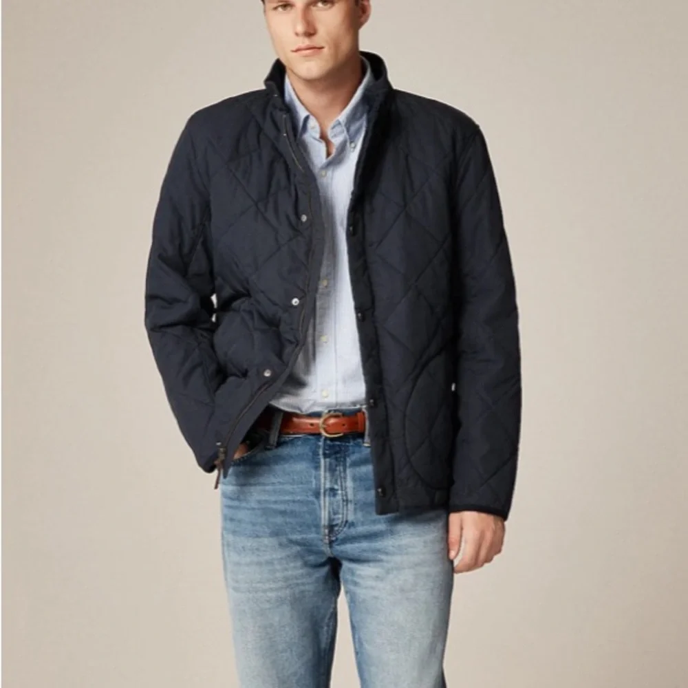 J Crew Sussex Quilted Field or Barn Jacket w Primaloft. Navy Blue. Size Large